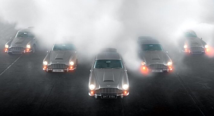 „Aston Martin“ istorija: nuo meilės lenktynėms iki populiarumo kino ekranuose