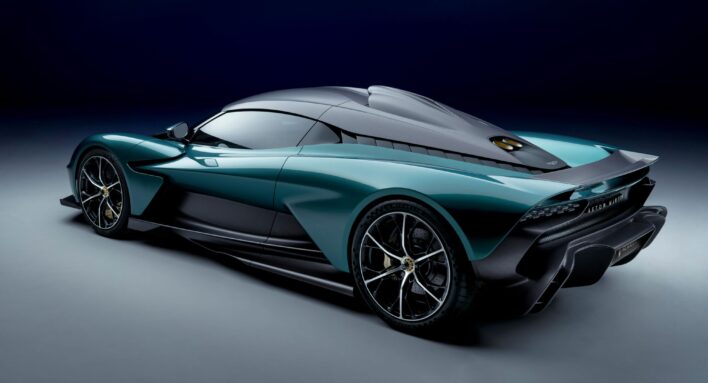 „Aston Martin Valhalla“ – F1 technologijos persikelia į gatves
