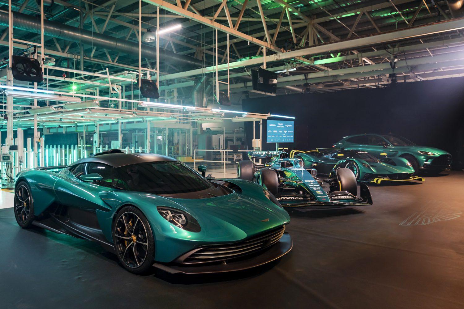 Aston Martin AMR22_03
