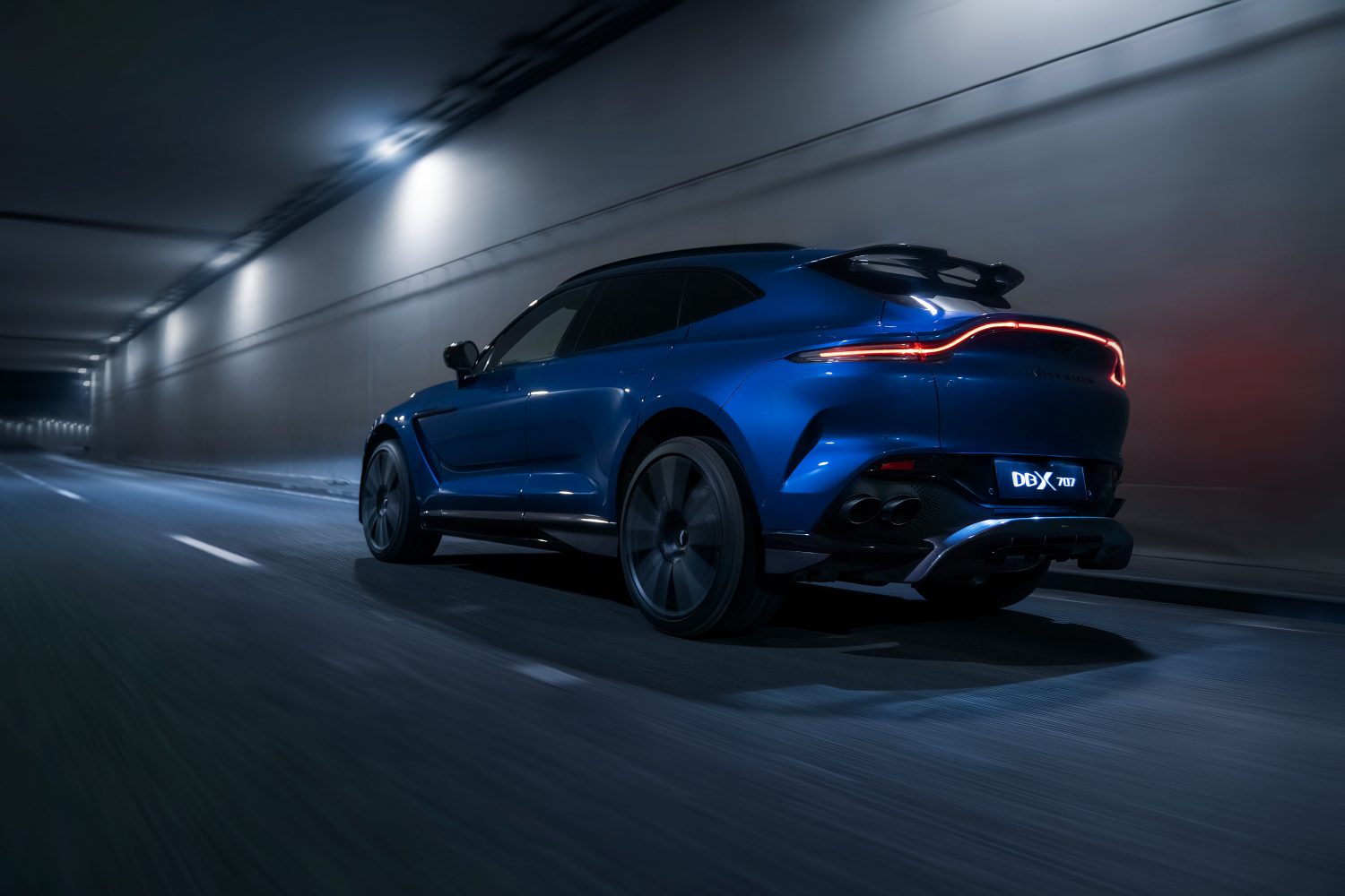 Aston Martin DBX707_02