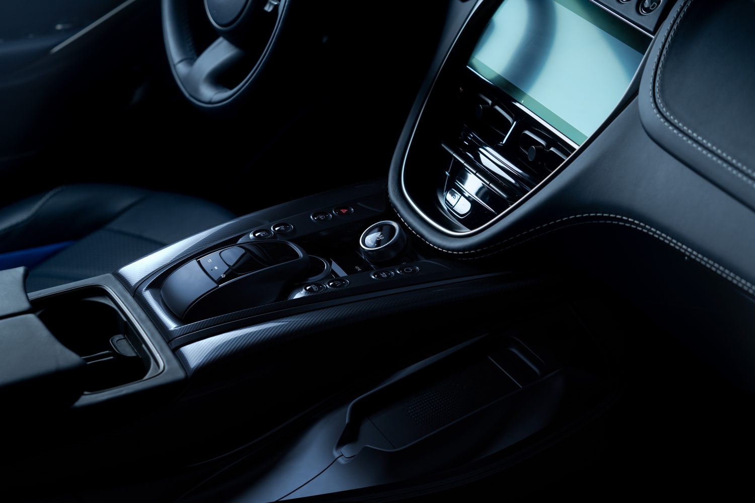 Aston Martin DBX707_10