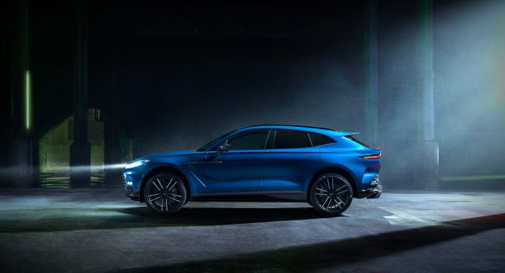 Aston Martin DBX707 – galingiausias prabangus SUV