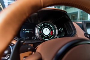 Aston Martin DB11 (10)
