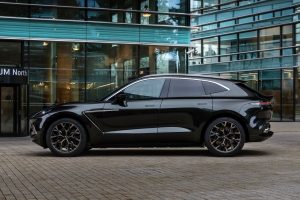 Aston Martin DBX (28)