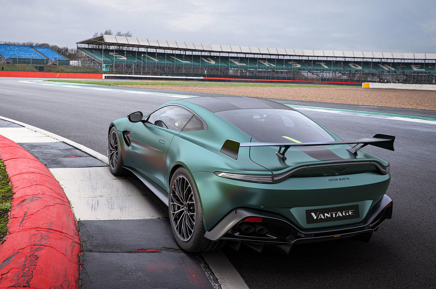 saugos-automobilis-aston-martin-vantage-6