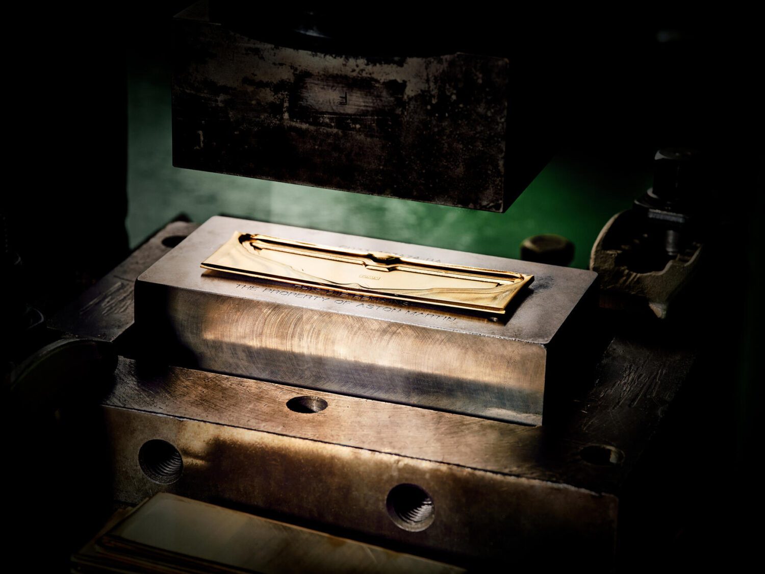 Aston Martin Wings Badge Production_01