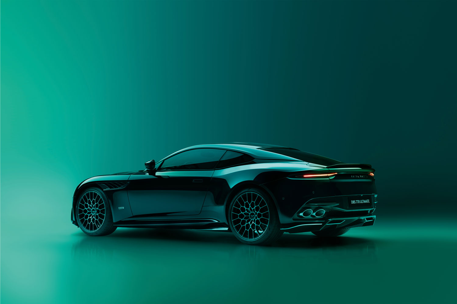 DBS-770-Ultimate_03