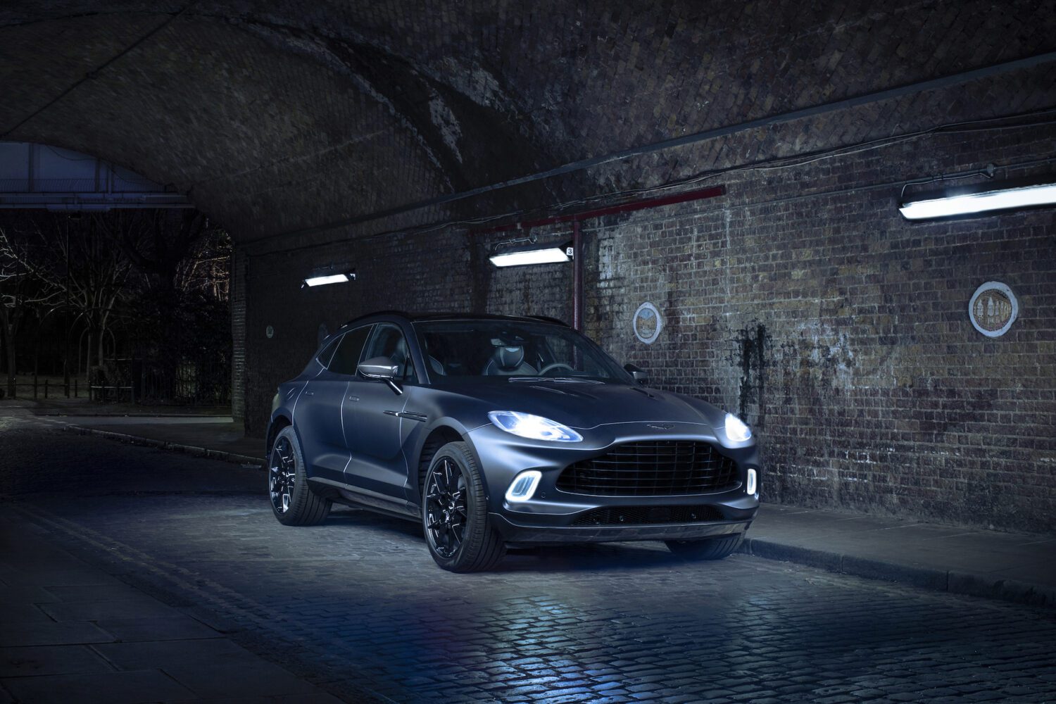 Aston_Martin_DBX_x_Q_by_Aston_Martin_1