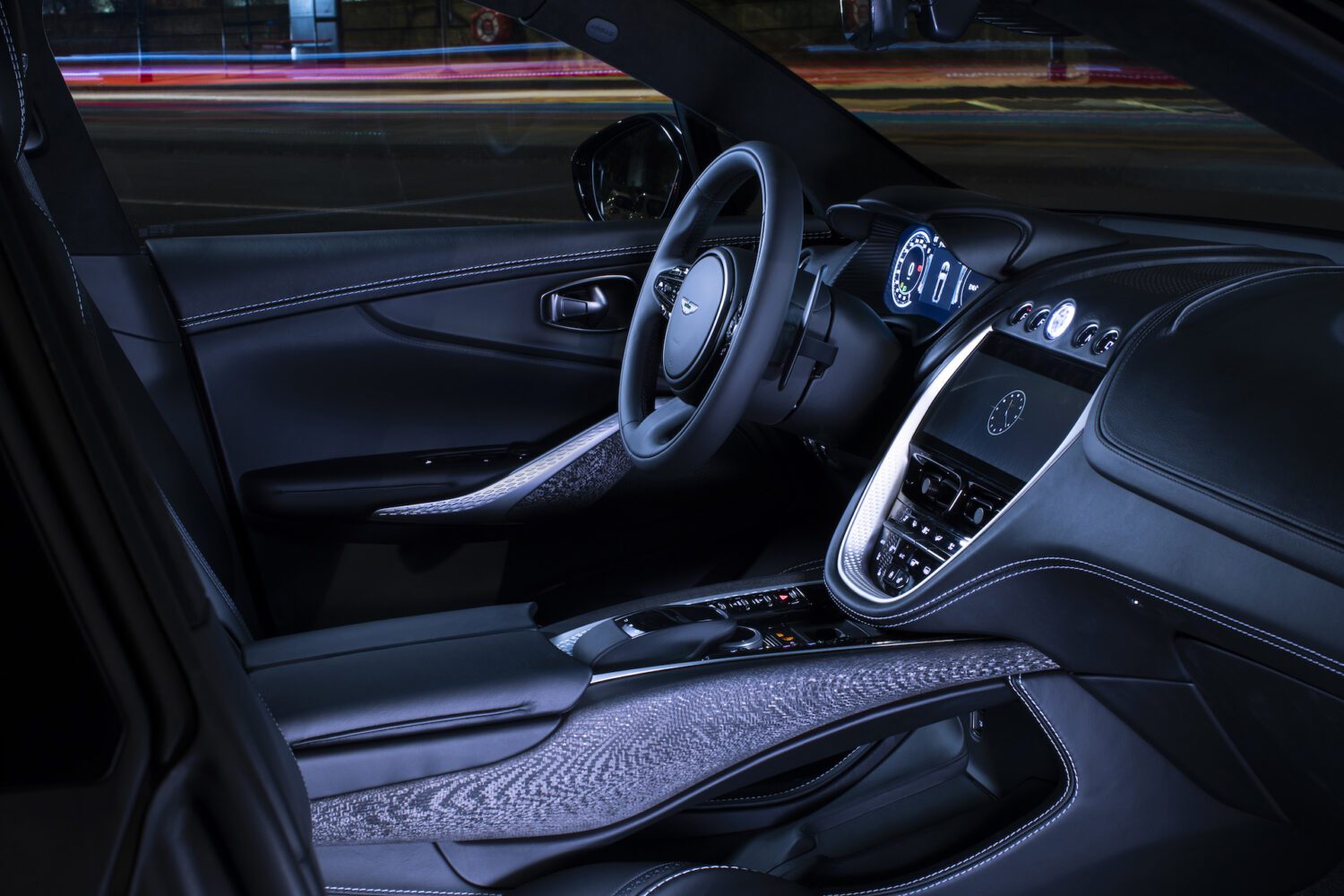 Aston_Martin_DBX_x_Q_by_Aston_Martin_4