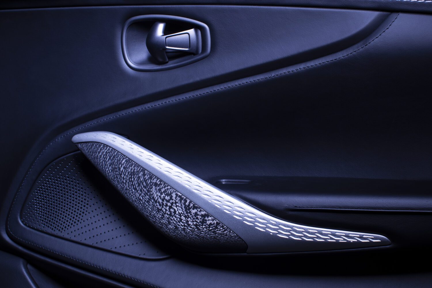 Aston_Martin_DBX_x_Q_by_Aston_Martin_5