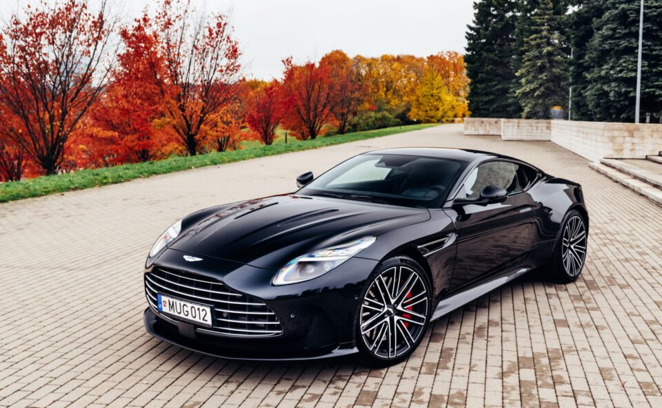 Aston Martin Vilnius | Aston Martin DB12 Coupe, 4.0 L., (Oberon Black ...